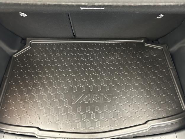 TOYOTA Yaris 130h Collection   