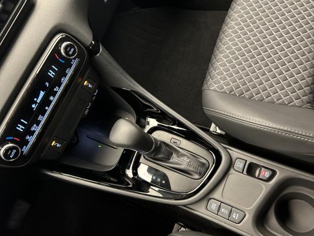 TOYOTA Yaris 130h Collection   