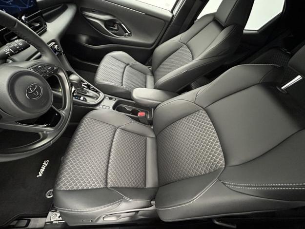 TOYOTA Yaris 130h Collection   