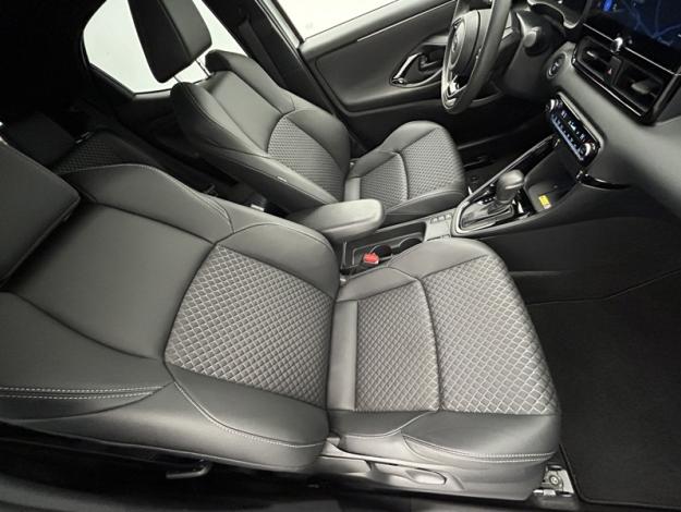 TOYOTA Yaris 130h Collection   