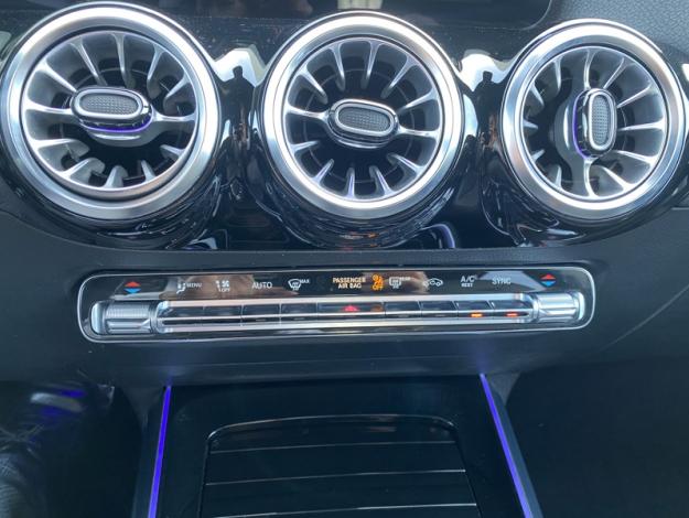 MERCEDES-BENZ GLA 200 d AMG Line  