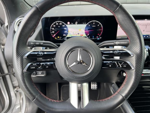 MERCEDES-BENZ GLA 200 d AMG Line  