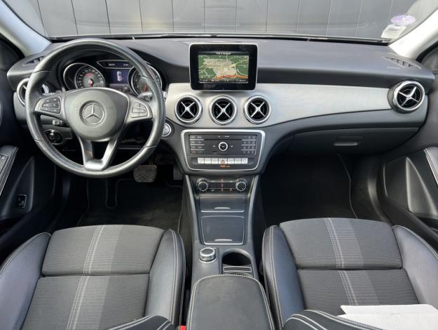 MERCEDES-BENZ GLA 200 Intuition  