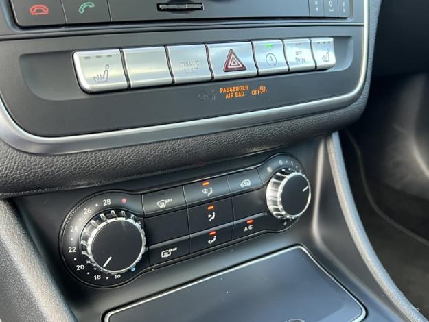 MERCEDES-BENZ GLA 200 Intuition  