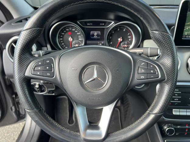 MERCEDES-BENZ GLA 200 Intuition  