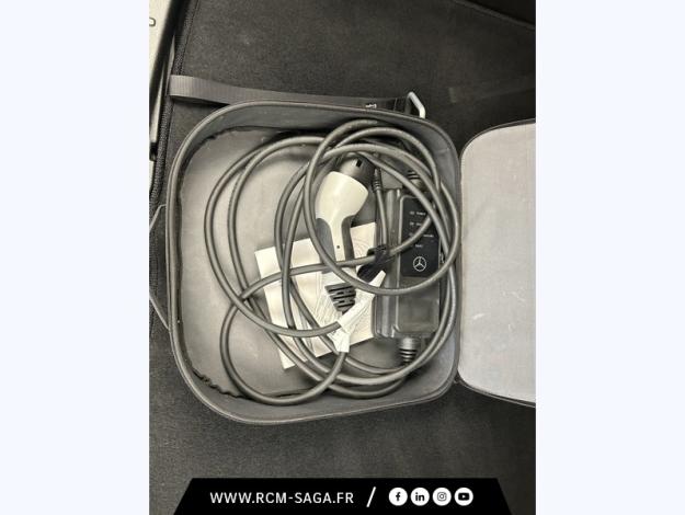 MERCEDES-BENZ GLA 250 e AMG Line  