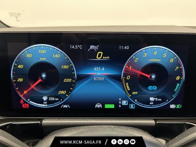 MERCEDES-BENZ GLA 250 e AMG Line  