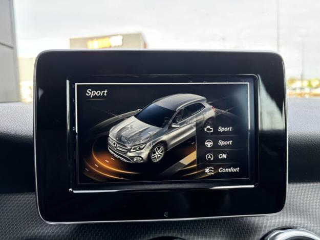 MERCEDES-BENZ GLA 180 Inspiration  