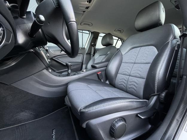 MERCEDES-BENZ GLA 180 Inspiration  