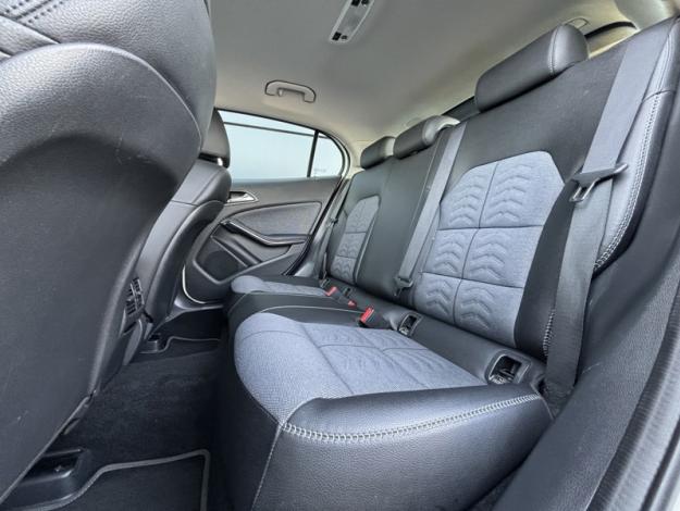 MERCEDES-BENZ GLA 180 Inspiration  