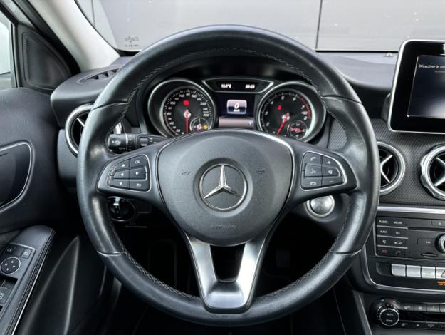 MERCEDES-BENZ GLA 180 Inspiration  