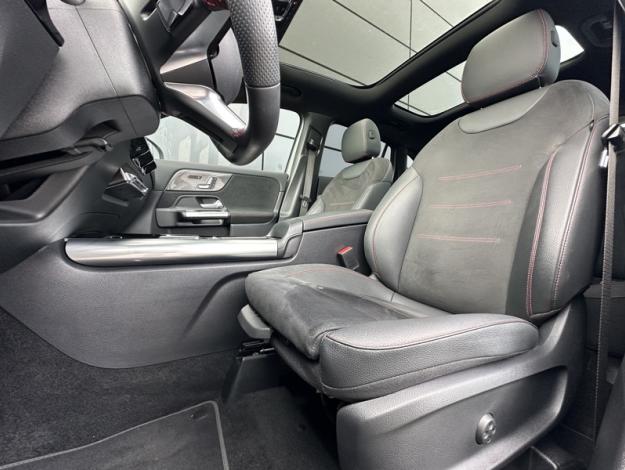 MERCEDES-BENZ GLA 250 e AMG Line  