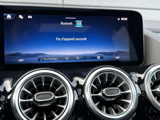 MERCEDES-BENZ GLA 250 e AMG Line  