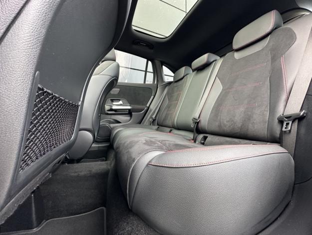 MERCEDES-BENZ GLA 250 e AMG Line  