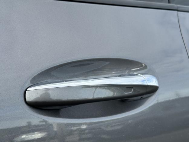 MERCEDES-BENZ GLA 250 e AMG Line  