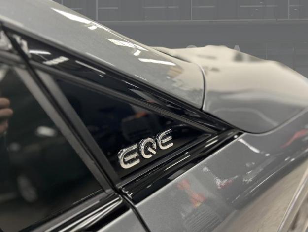 MERCEDES-BENZ EQE EQE 300 SUV