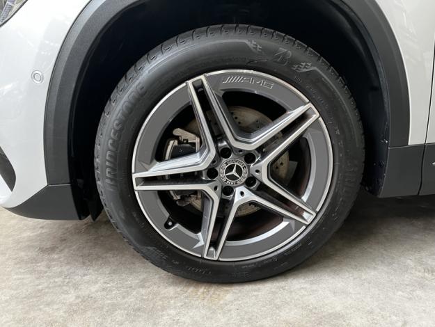 MERCEDES-BENZ GLA 250 e AMG Line  