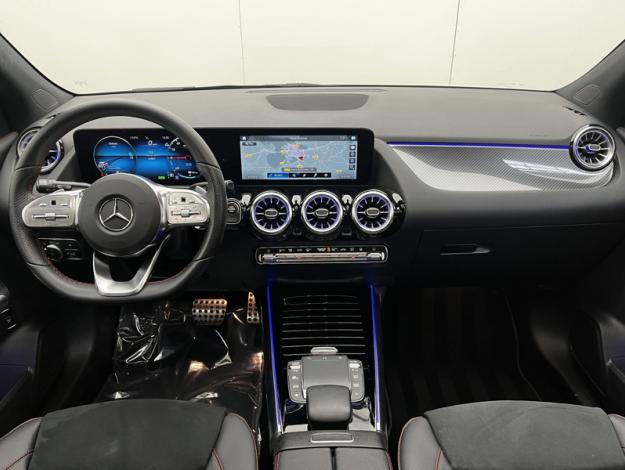 MERCEDES-BENZ GLA 250 e AMG Line  