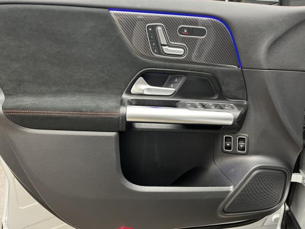 MERCEDES-BENZ GLA 250 e AMG Line  