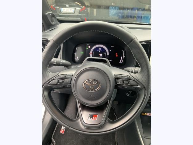 TOYOTA Aygo X Hybride 116h GR Sport  AYGO X CROSSOVER 116H GR SPORT JBL VD MC26