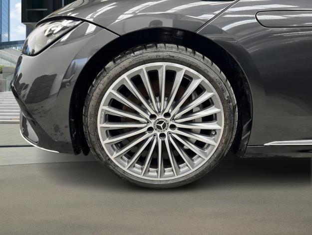 MERCEDES-BENZ EQE 300 AMG Line Toit Pano  