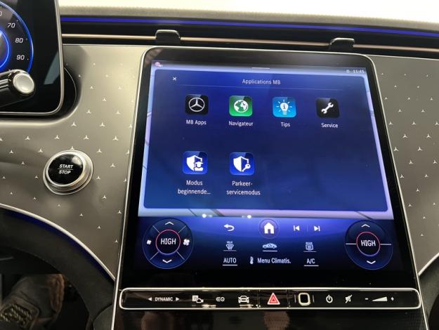 MERCEDES-BENZ EQE 300 AMG Line Toit Pano  