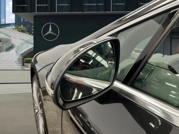 MERCEDES-BENZ EQE 300 AMG Line Toit Pano  