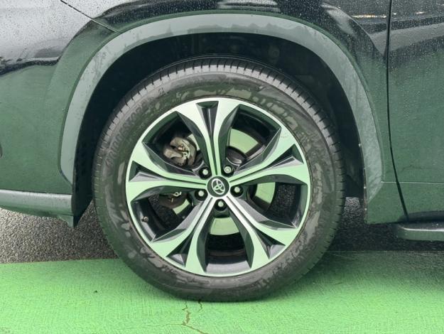 TOYOTA Highlander 2.5 HYBRID LOUNGE / TO  