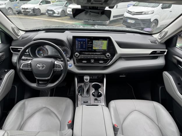 TOYOTA Highlander 2.5 HYBRID LOUNGE / TO  