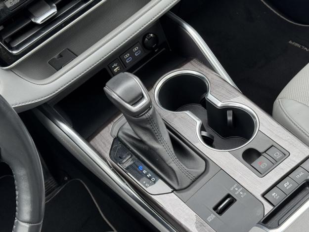 TOYOTA Highlander 2.5 HYBRID LOUNGE / TO  