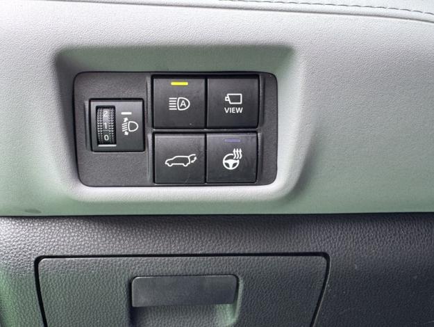 TOYOTA Highlander 2.5 HYBRID LOUNGE / TO  