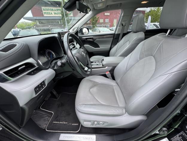 TOYOTA Highlander 2.5 HYBRID LOUNGE / TO  