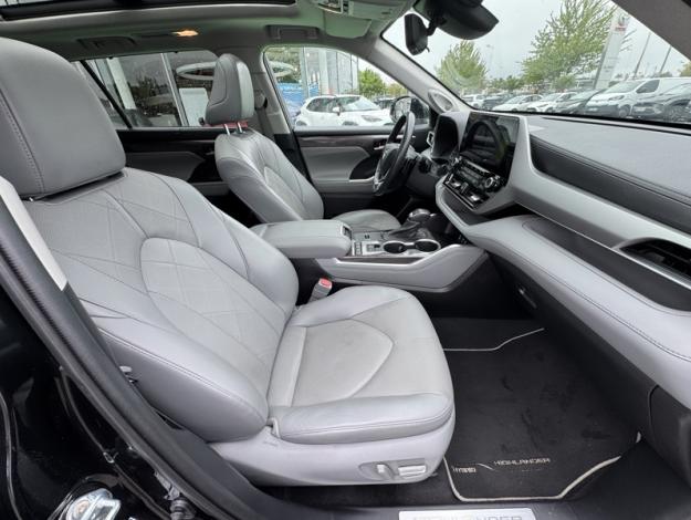 TOYOTA Highlander 2.5 HYBRID LOUNGE / TO  