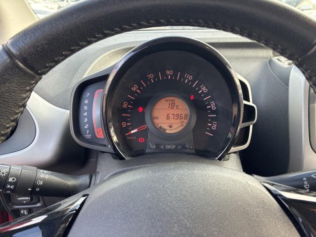 TOYOTA Aygo 1.0 VVT-i x-play  