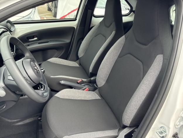 TOYOTA Aygo X 1.0 VVT-i 72 Dynamic  