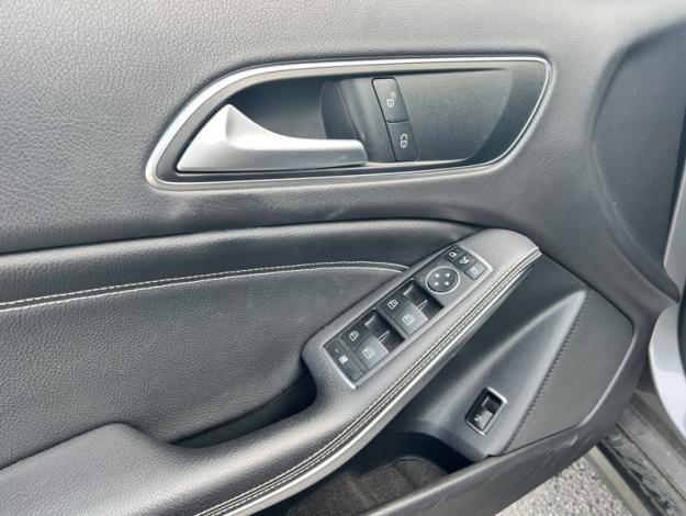 MERCEDES-BENZ GLA-Klasse GLA 180 Off-Roader