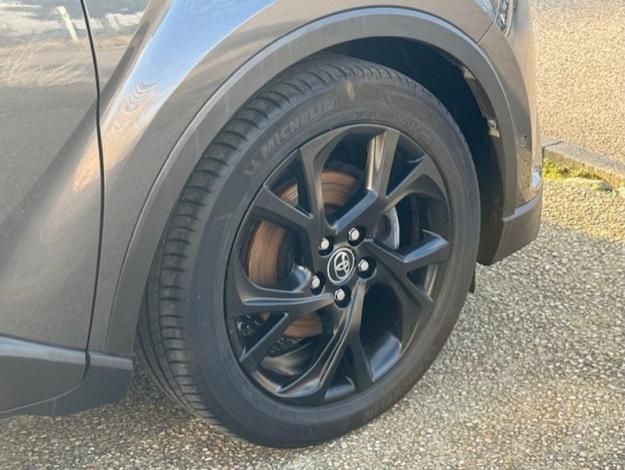 TOYOTA C-HR 1.8 Hybride 122H Graphic + Pack Premium  