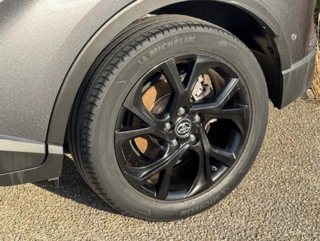 TOYOTA C-HR 1.8 Hybride 122H Graphic + Pack Premium  