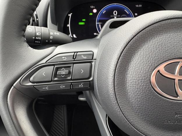 TOYOTA Yaris Hybride 116h Design  YARIS HYBRIDE 116H DESIGN PACK MY26