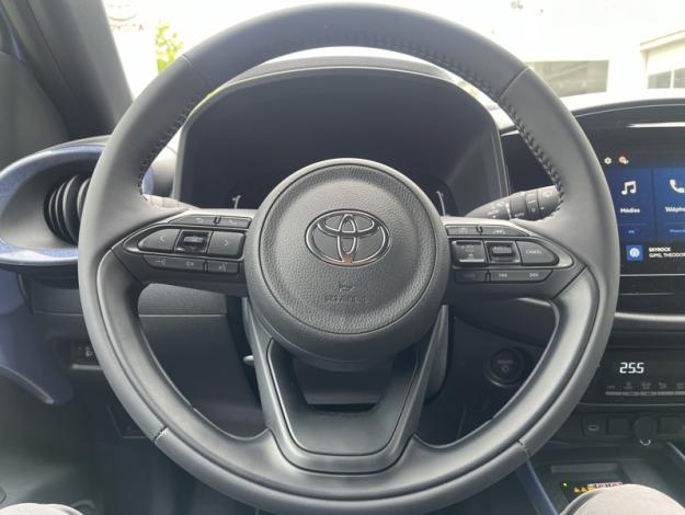 TOYOTA Aygo X Hybride 116h Graphic Zen  