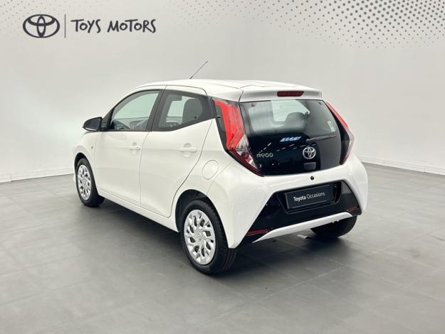 TOYOTA Aygo 1.0 VVT-i x-play  72 ch 