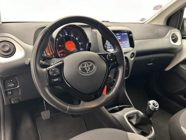 TOYOTA Aygo 1.0 VVT-i x-play  72 ch 