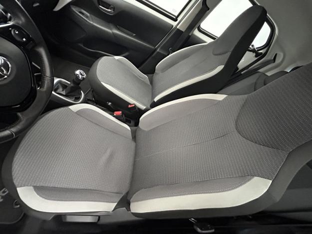 TOYOTA Aygo 1.0 VVT-i x-play  72 ch 