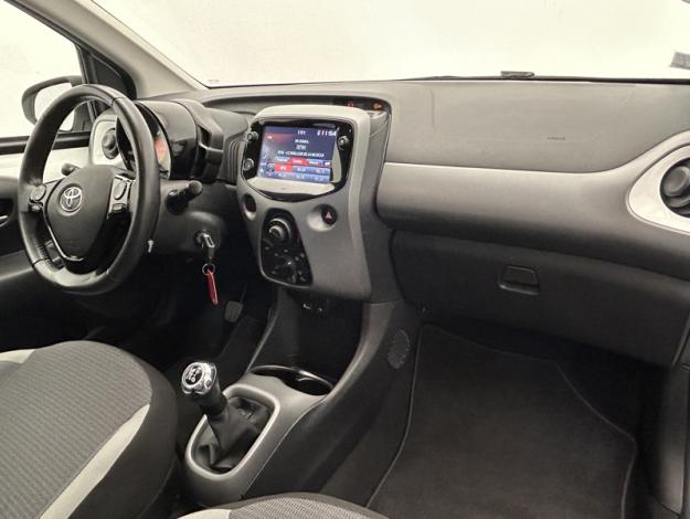 TOYOTA Aygo 1.0 VVT-i x-play  72 ch 