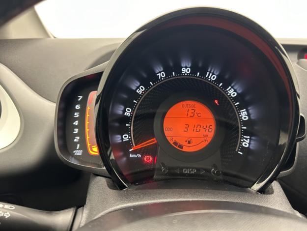 TOYOTA Aygo 1.0 VVT-i x-play  72 ch 