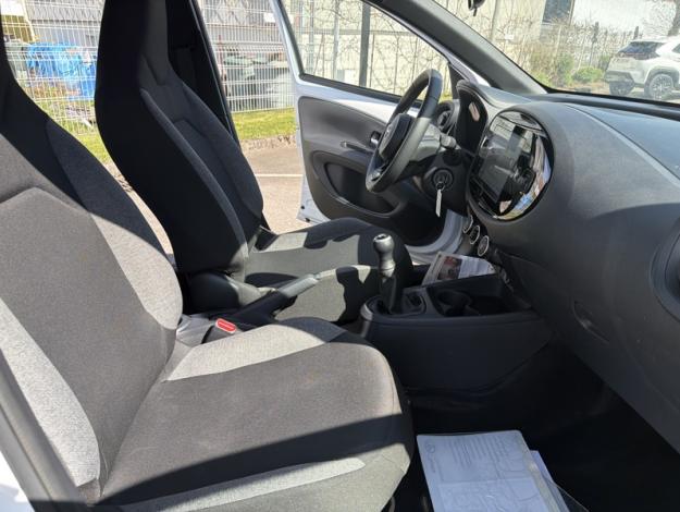 TOYOTA Aygo X 1.0 VVT-i 72 Dynamic   