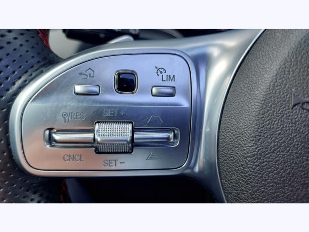 MERCEDES-BENZ GLA 200 d AMG Line  