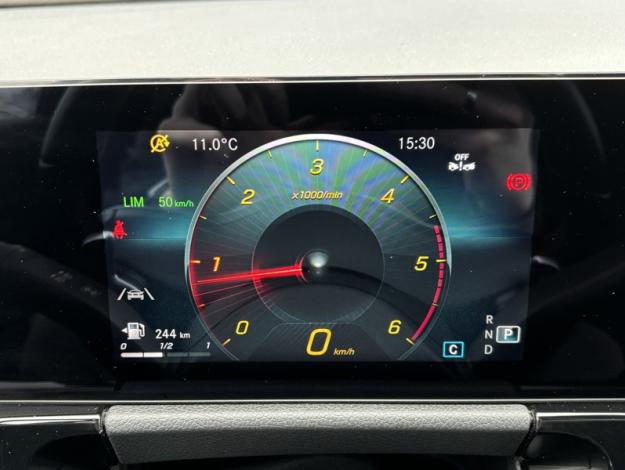 MERCEDES-BENZ GLA 200 d AMG Line  