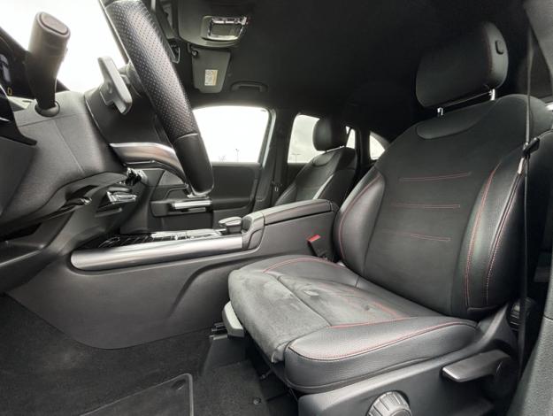 MERCEDES-BENZ GLA 200 d AMG Line  