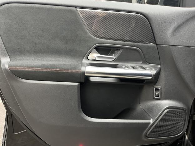 MERCEDES-BENZ GLA 200 d AMG Line  